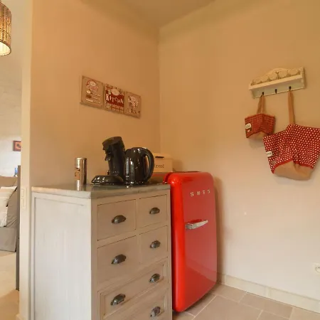 Beautiful Near With Large Garden *
